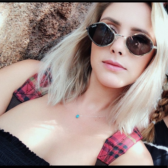 Meet Your Posher, Lindsey! - Picture 1 of 1